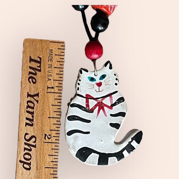 Folk Art Cat Necklace Handpainted Wood Eccentric Eclectic - Picture 5 of 9